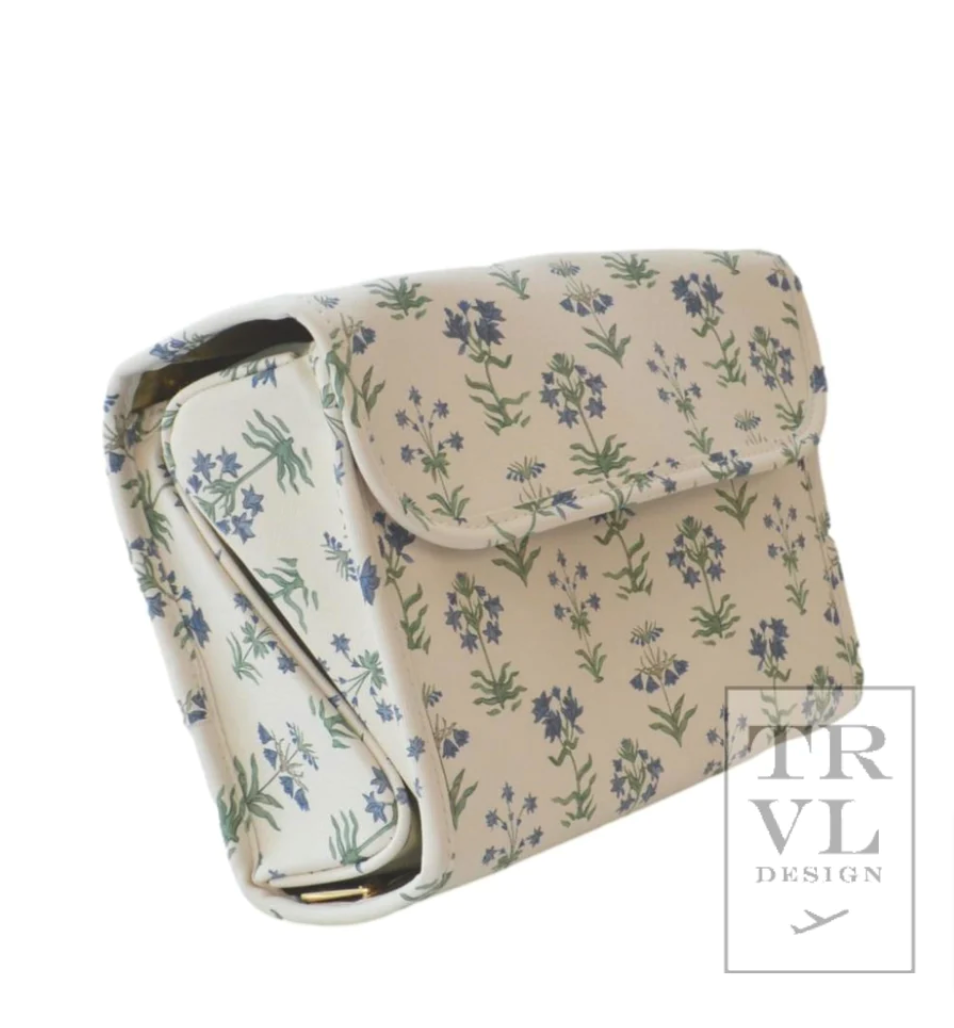 Hanging Provence Toiletry Case