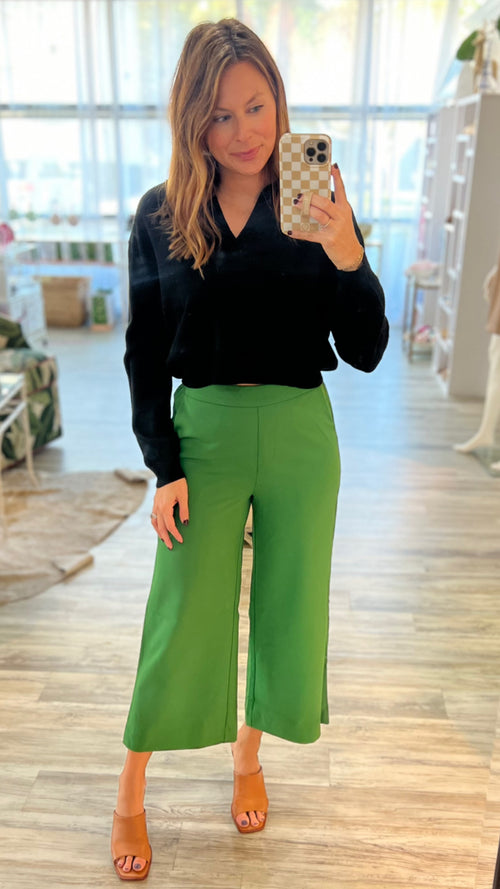 Carson Cropped Pant in Green